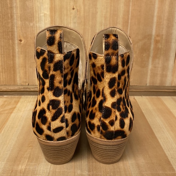 NEW Sole Society Leopard Ankle Boots - Picture 4 of 14